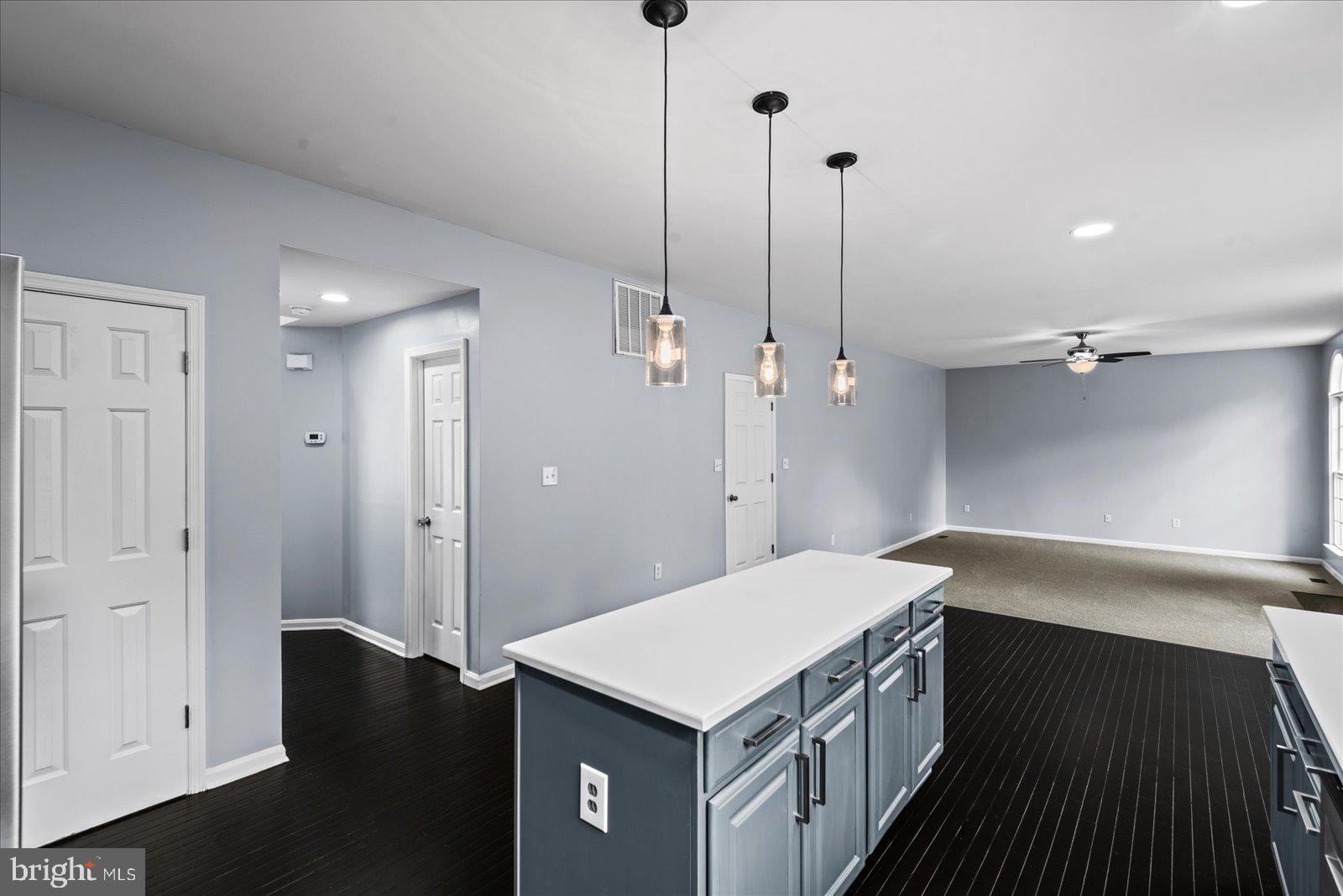 FOX POINT - Residential