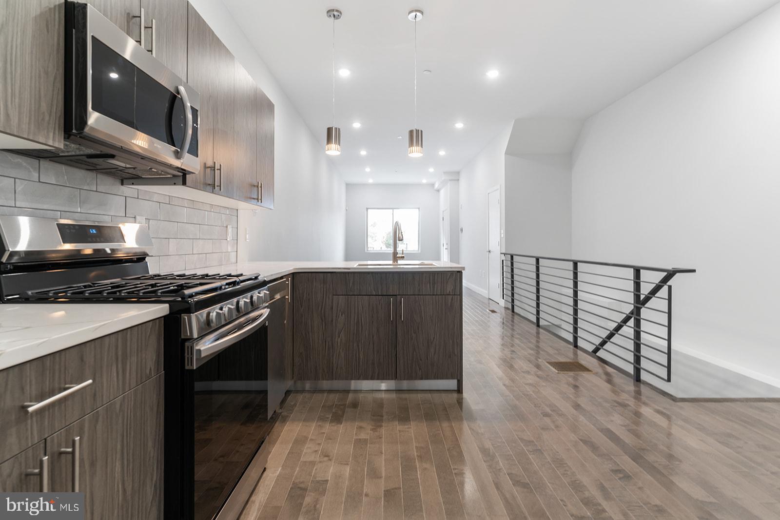 NORRIS SQUARE - Residential