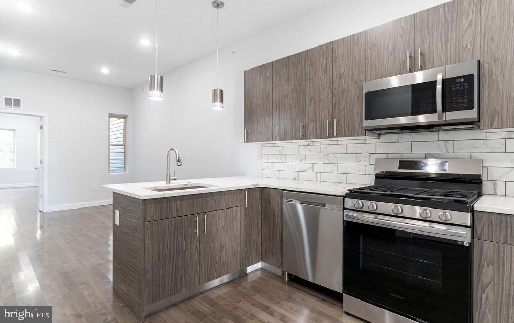 NORRIS SQUARE - Residential