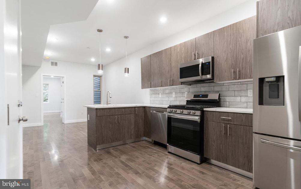 NORRIS SQUARE - Residential