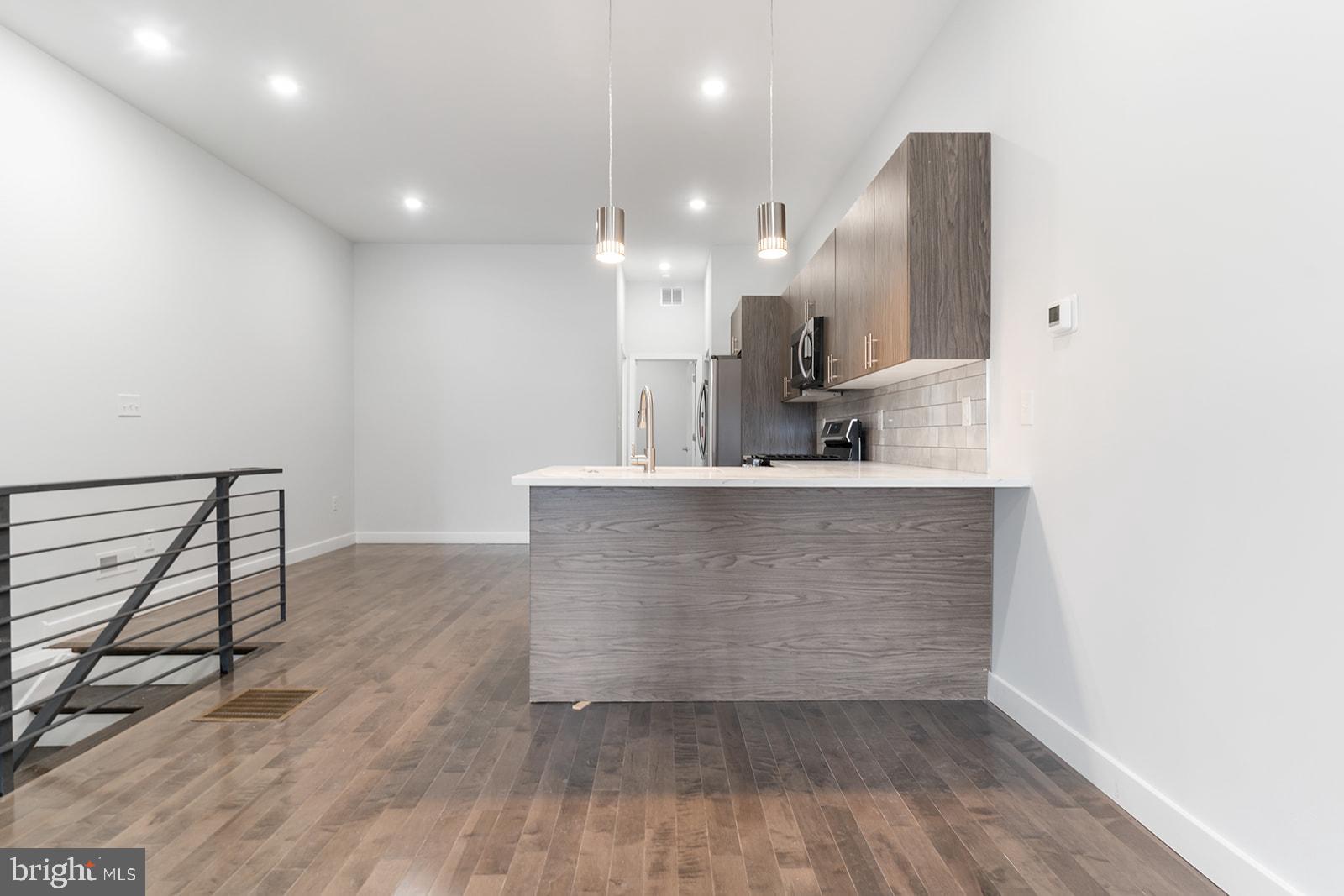 NORRIS SQUARE - Residential