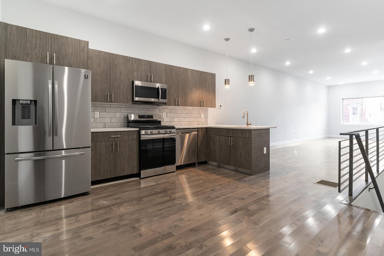 NORRIS SQUARE - Residential