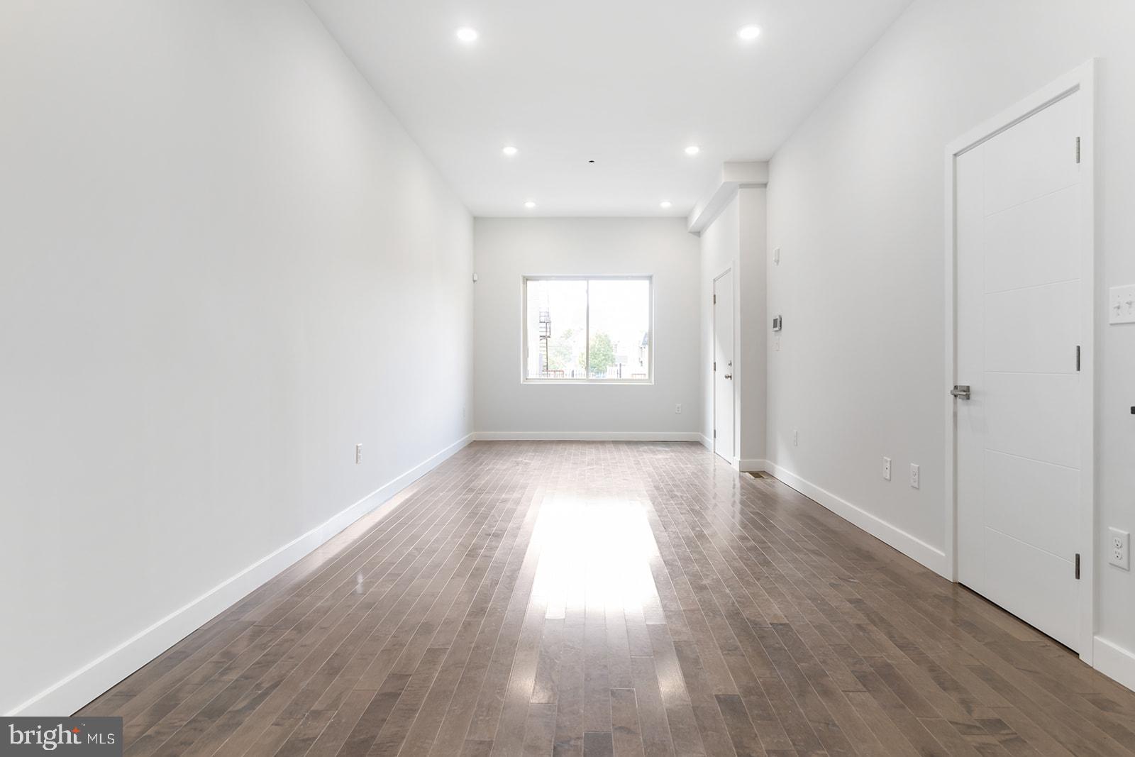 NORRIS SQUARE - Residential