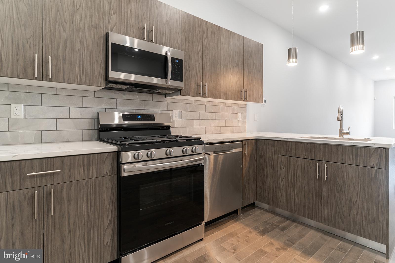 NORRIS SQUARE - Residential