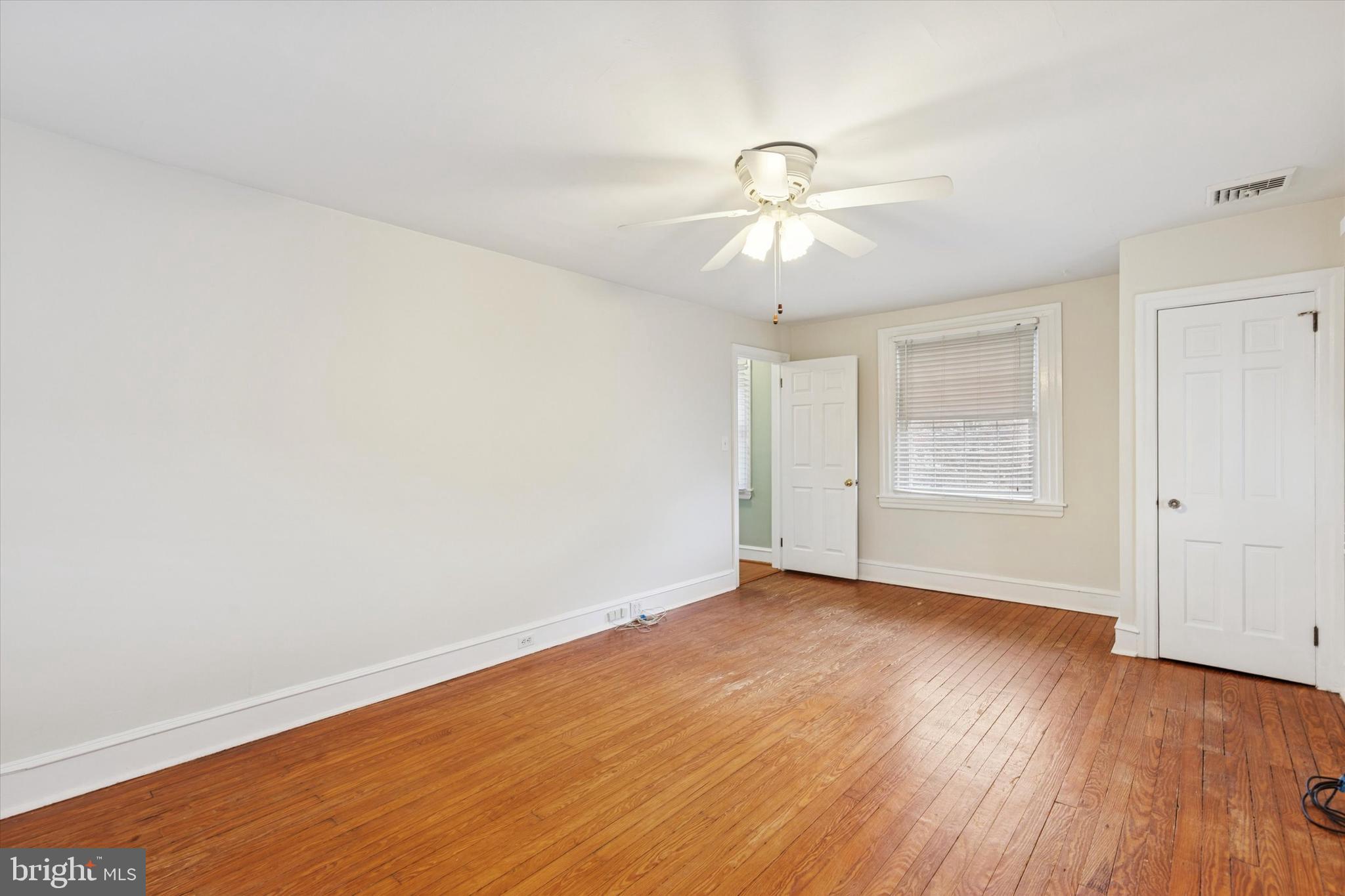 LOGAN SQ - Residential