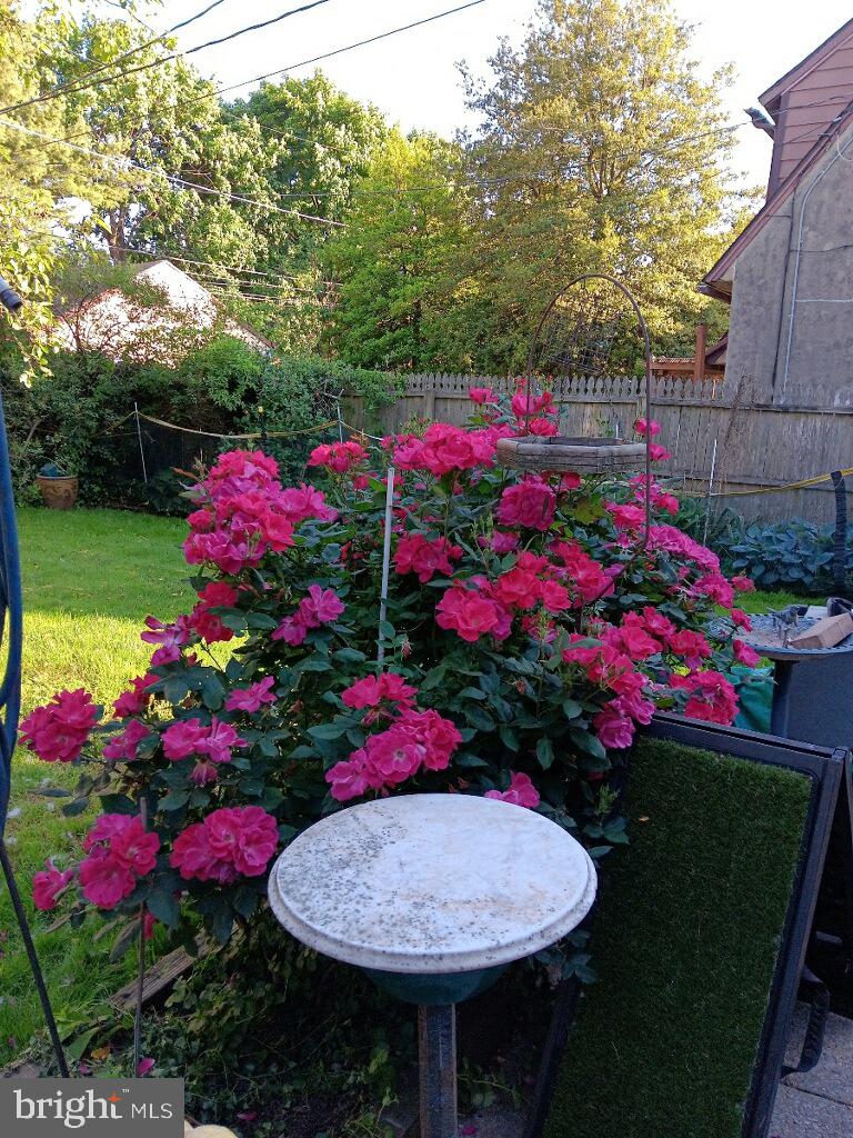 LOGAN SQ - Residential