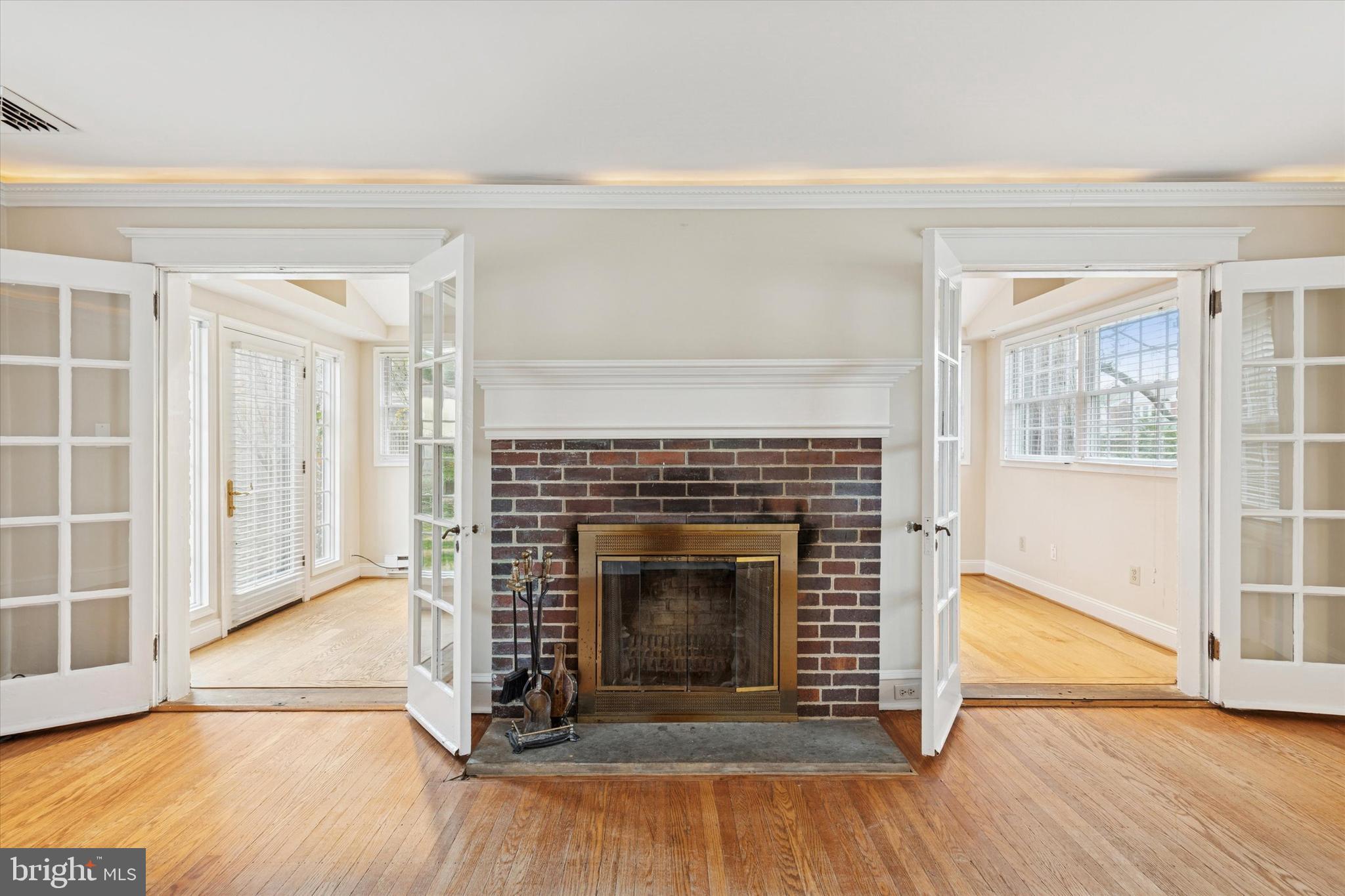 LOGAN SQ - Residential