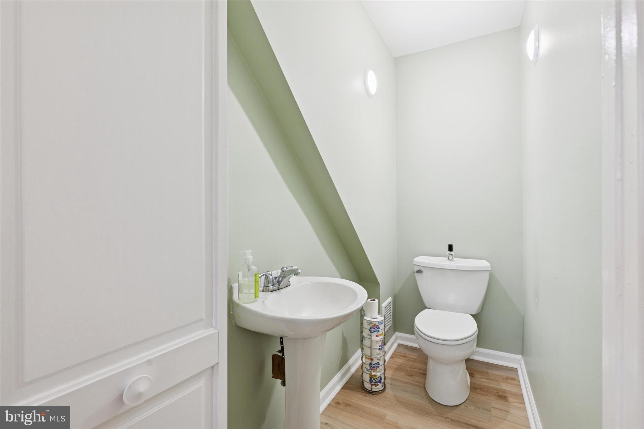 LOGAN SQ - Residential