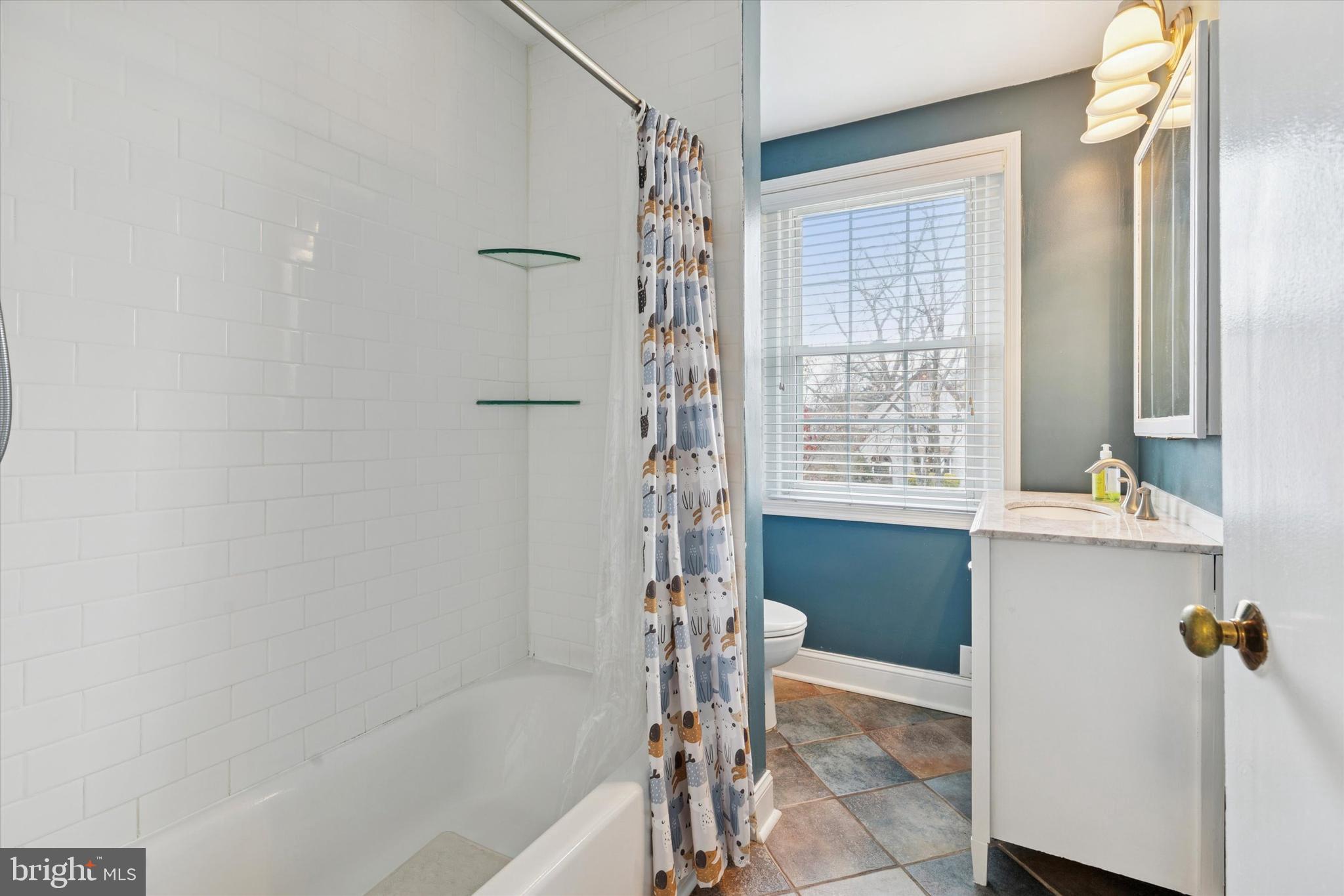 LOGAN SQ - Residential