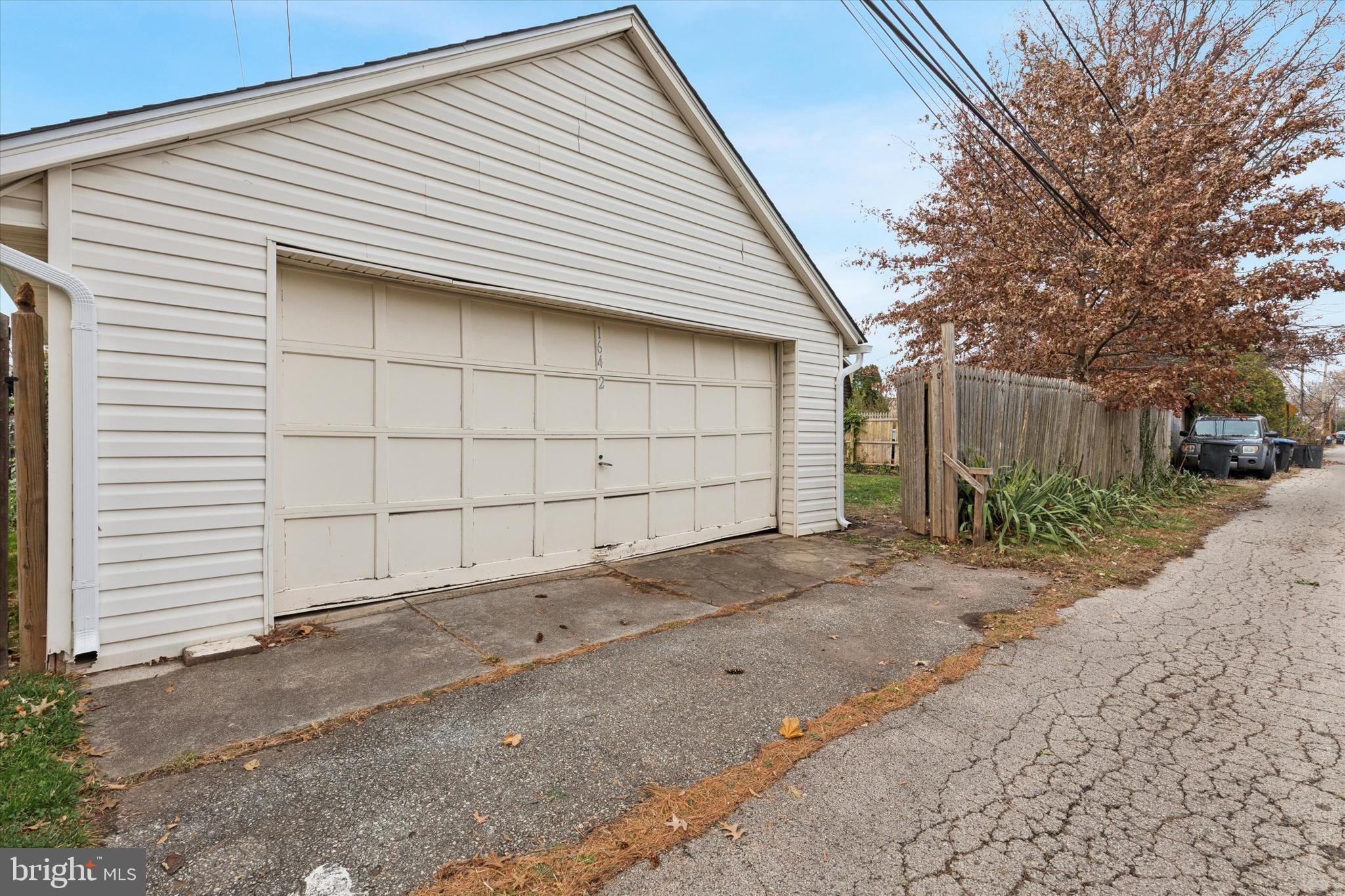 LOGAN SQ - Residential