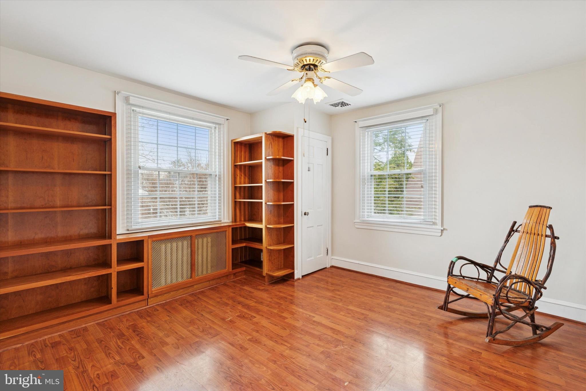 LOGAN SQ - Residential