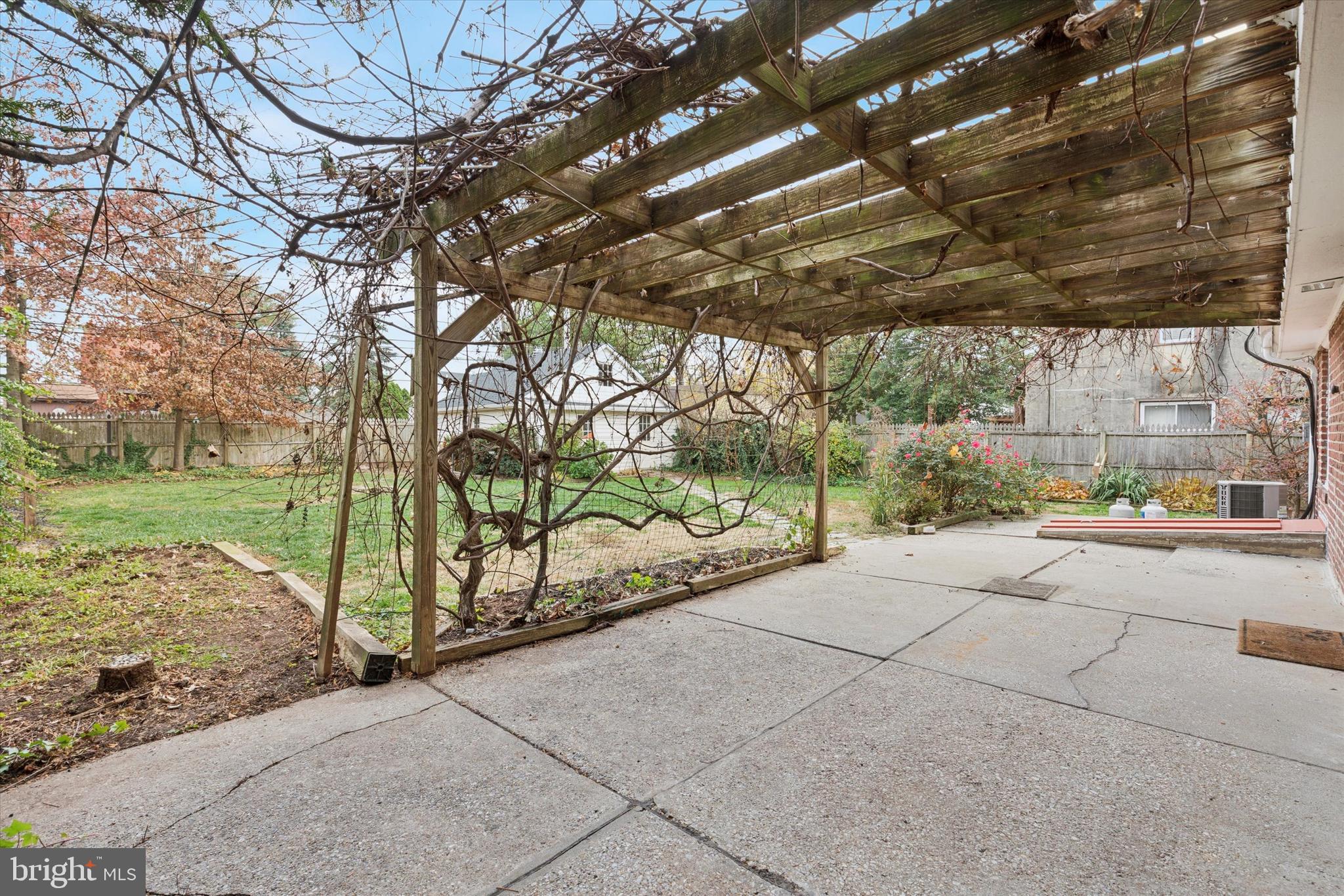 LOGAN SQ - Residential