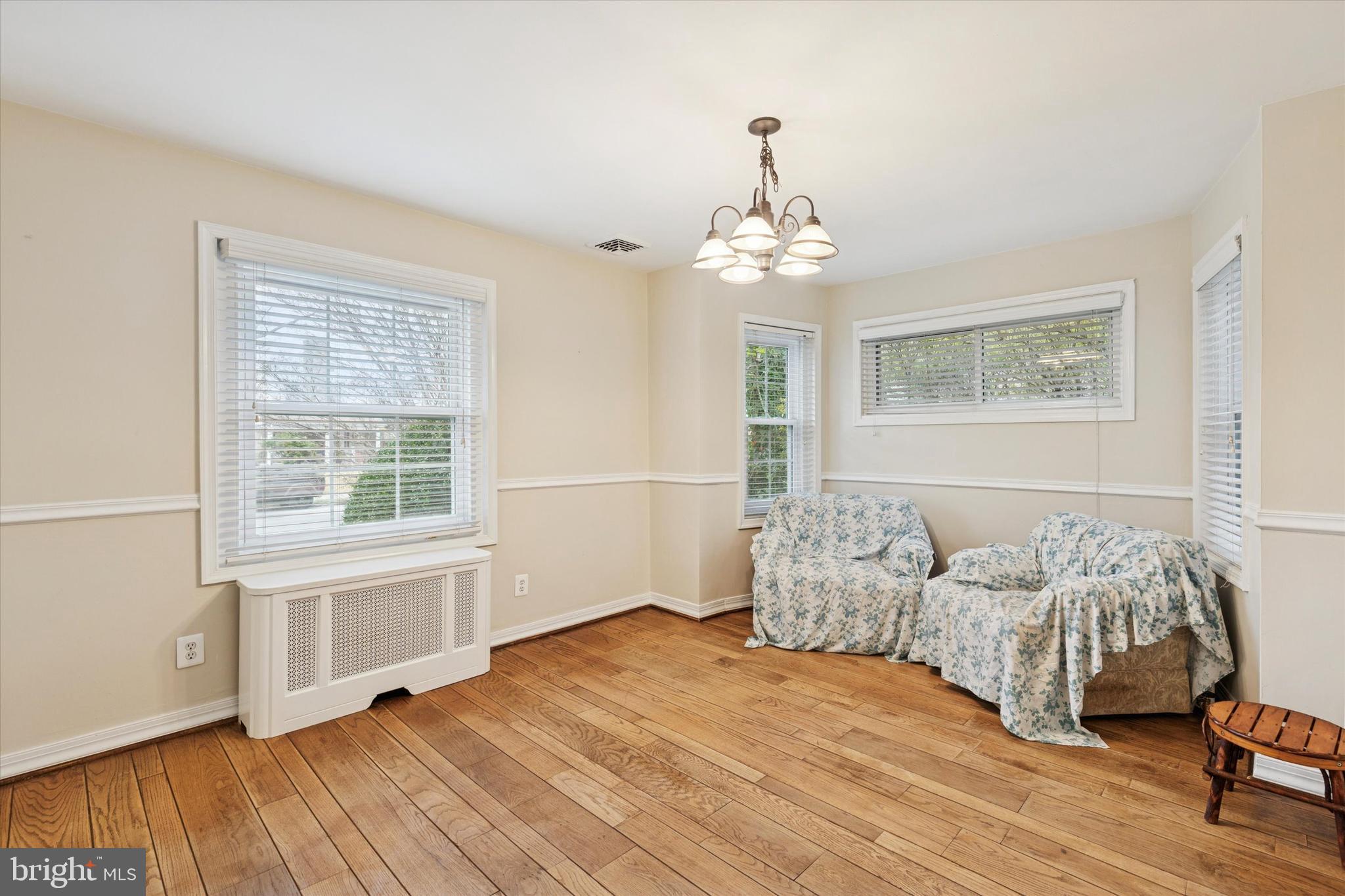 LOGAN SQ - Residential