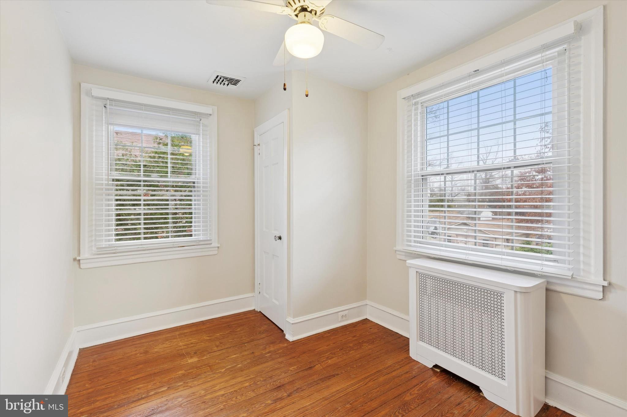 LOGAN SQ - Residential