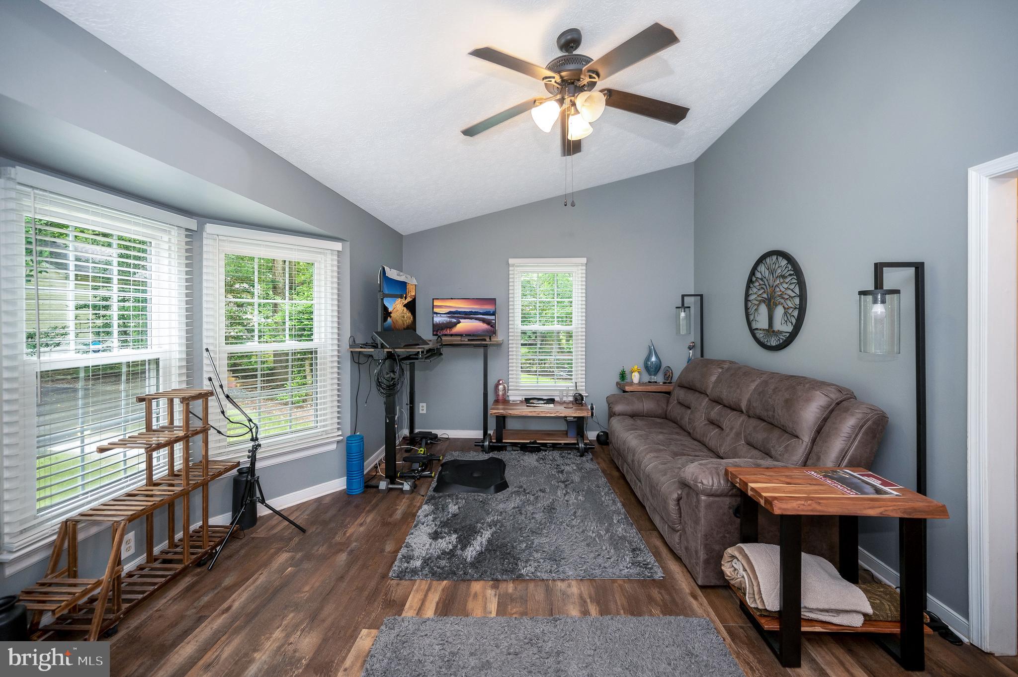 LAKE LAND OR - Residential