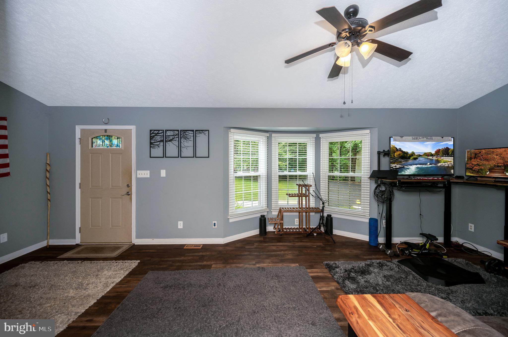 LAKE LAND OR - Residential