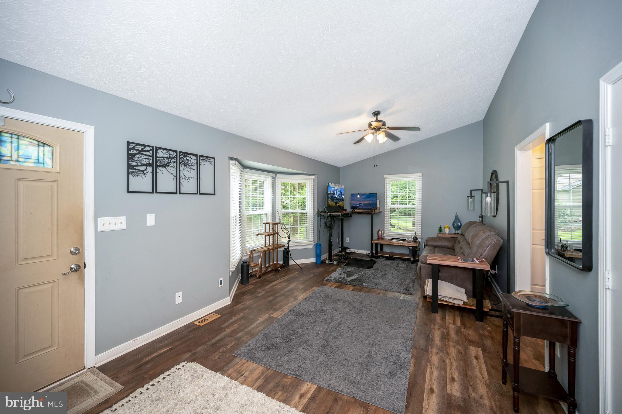 LAKE LAND OR - Residential