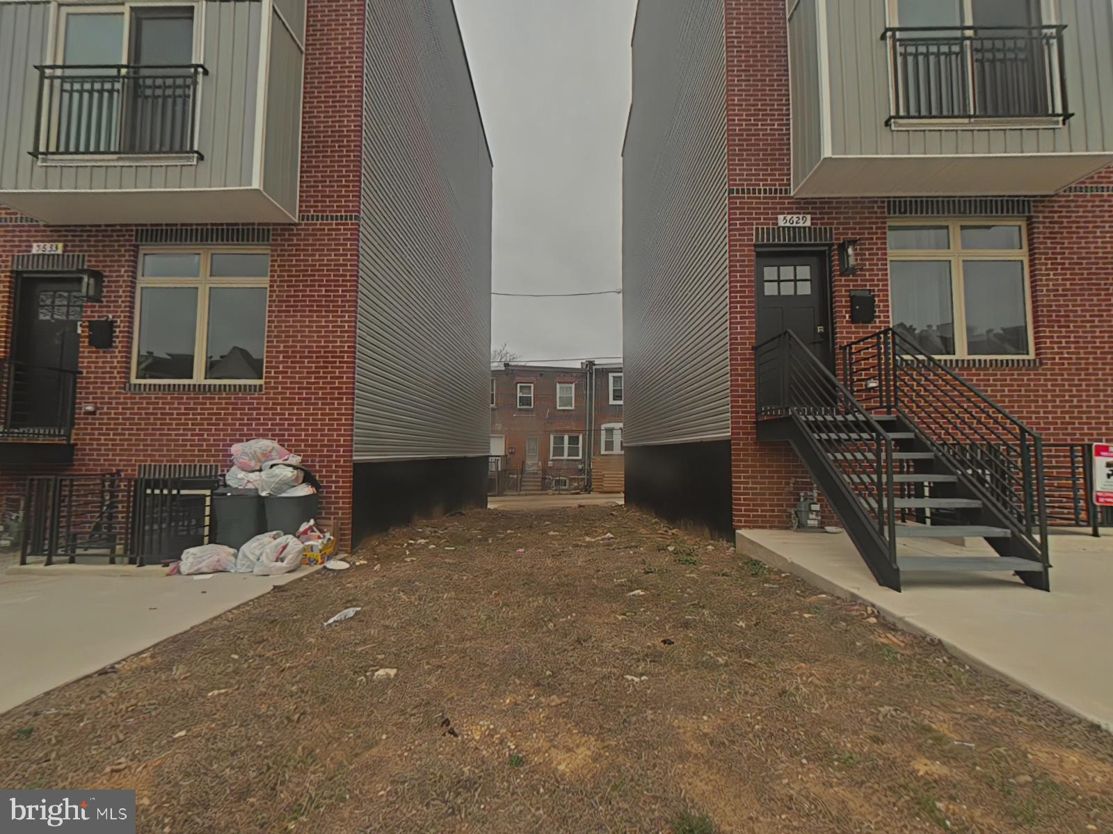 5631 WARRINGTON AVENUE