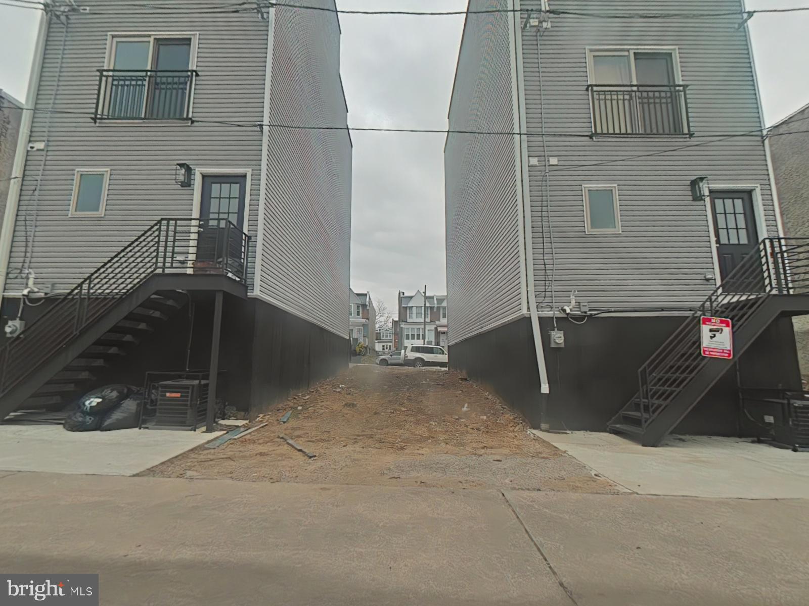 5631 WARRINGTON AVENUE