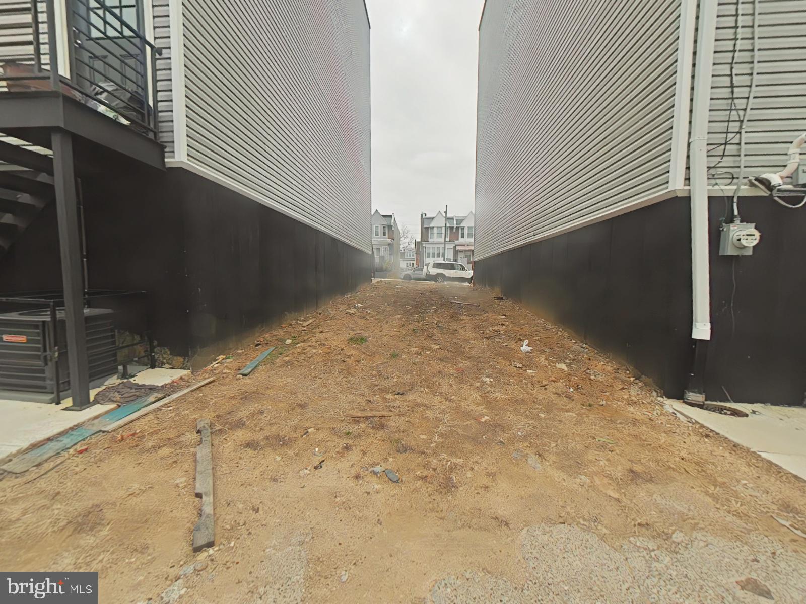 5631 WARRINGTON AVENUE