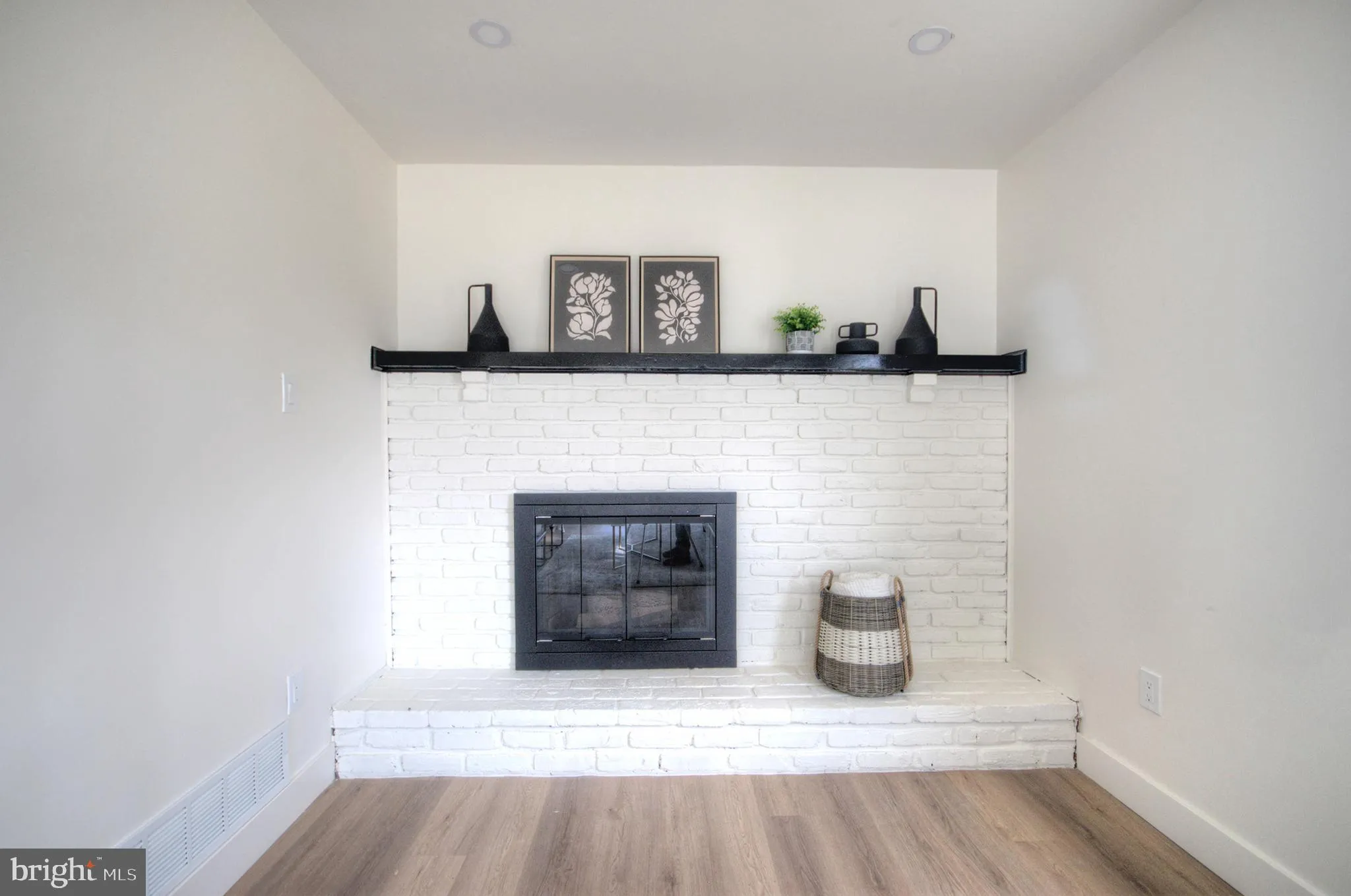 Williamstown, New Jersey 08094, United States, 3 Bedrooms Bedrooms, ,3 BathroomsBathrooms,Residential,Active,254937