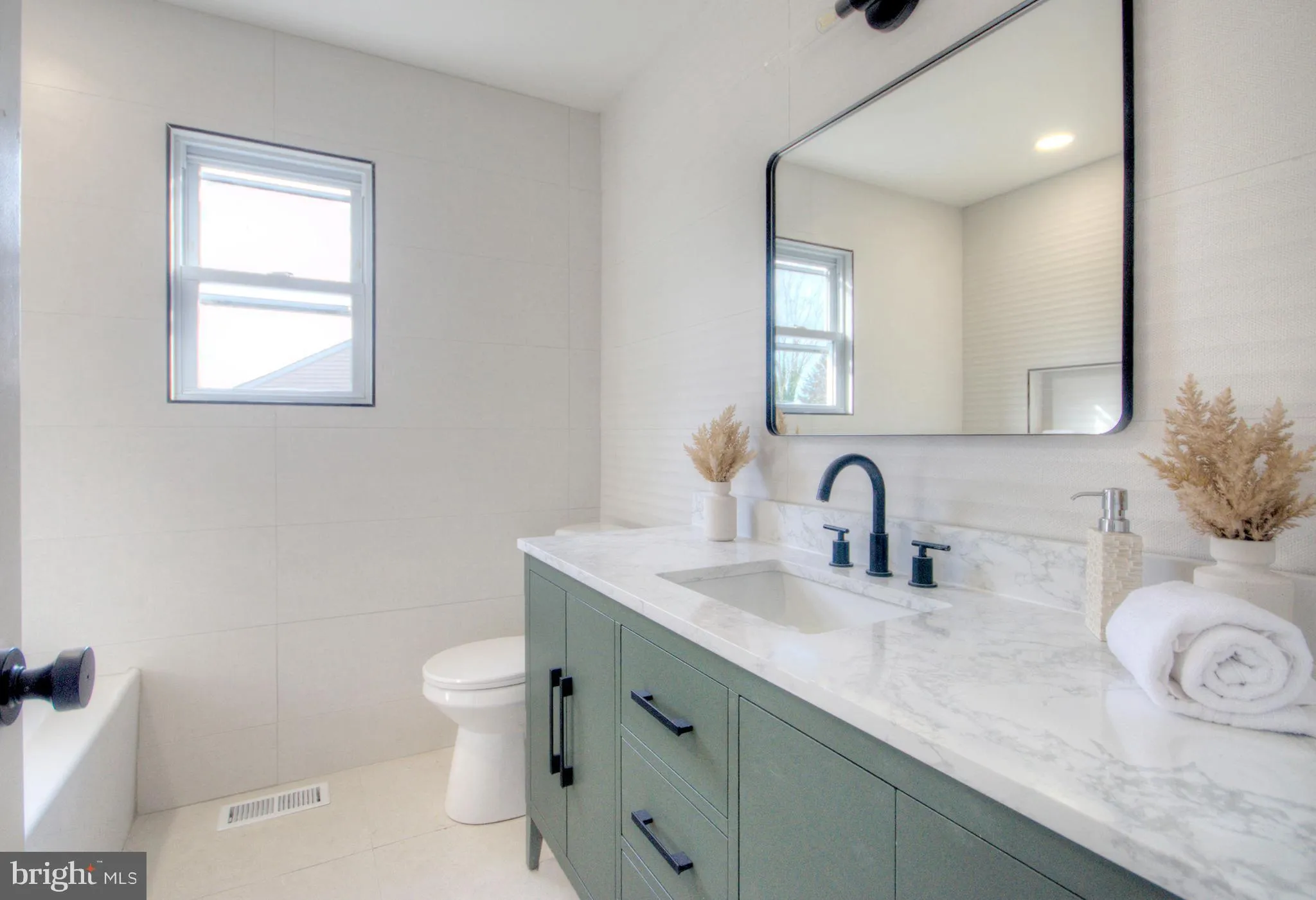 Williamstown, New Jersey 08094, United States, 3 Bedrooms Bedrooms, ,3 BathroomsBathrooms,Residential,Active,254937