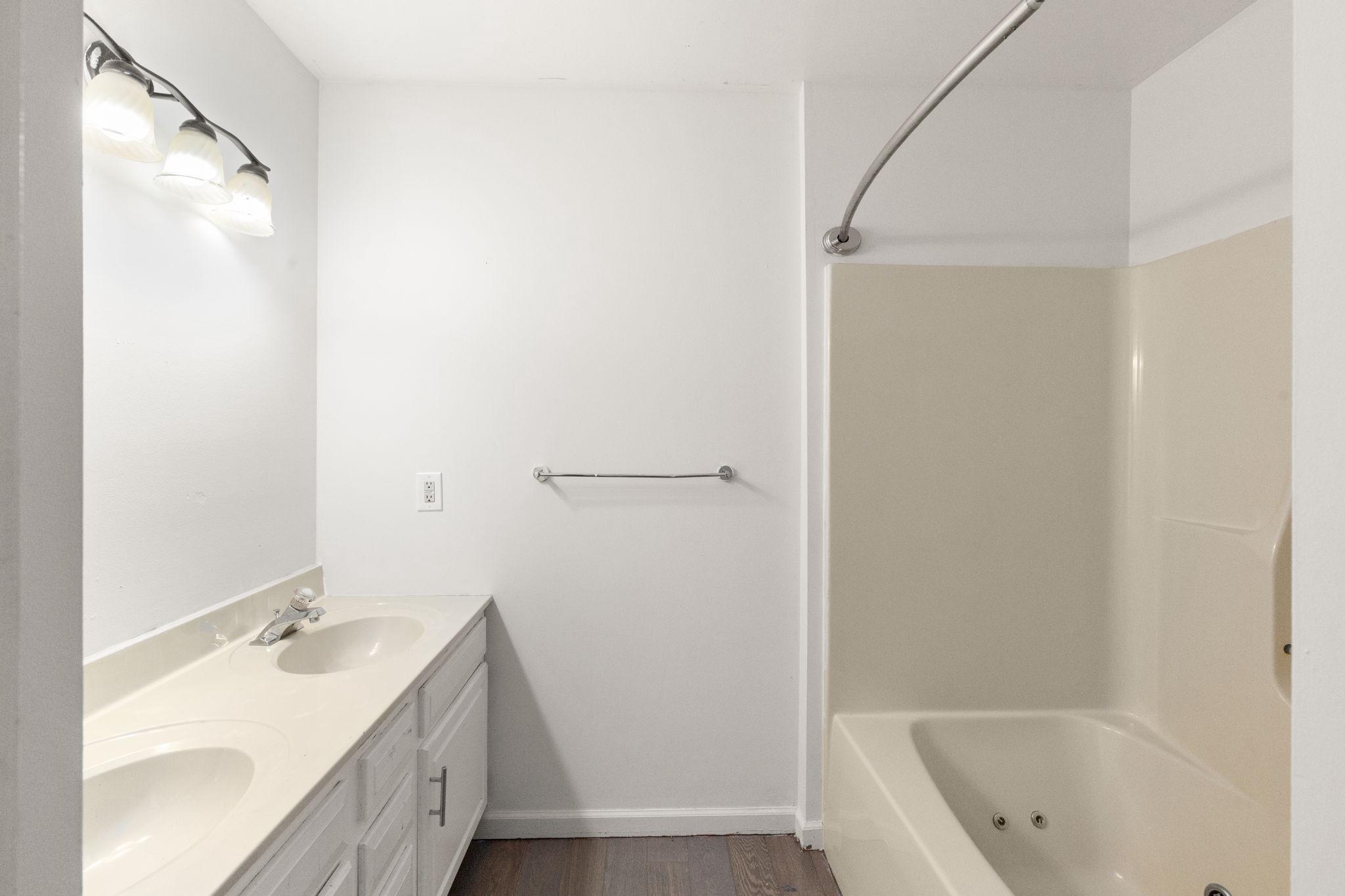 NORTHWOODS - Residential