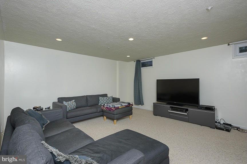 WYNDEMERE - Residential