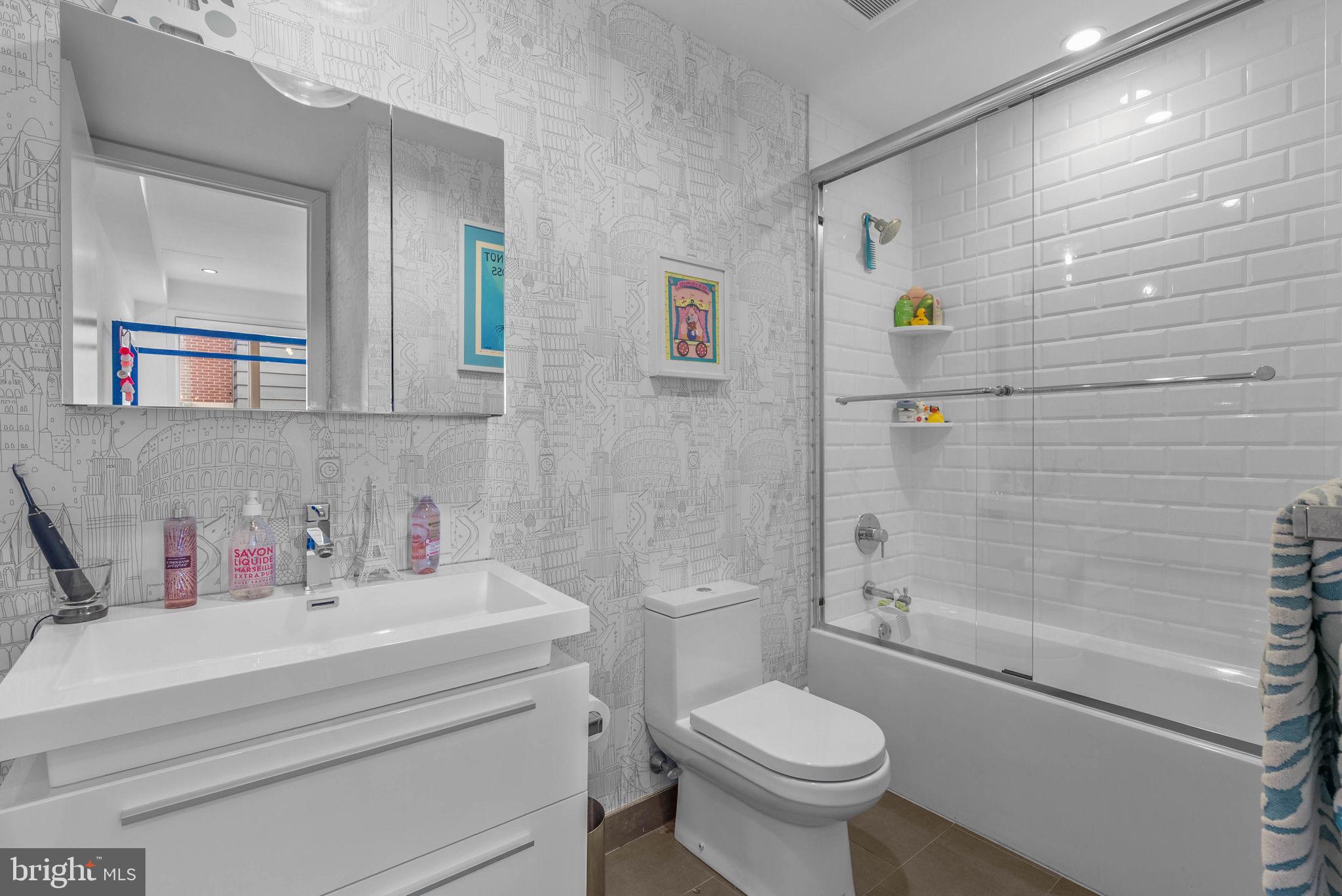 BELLA VISTA - Residential