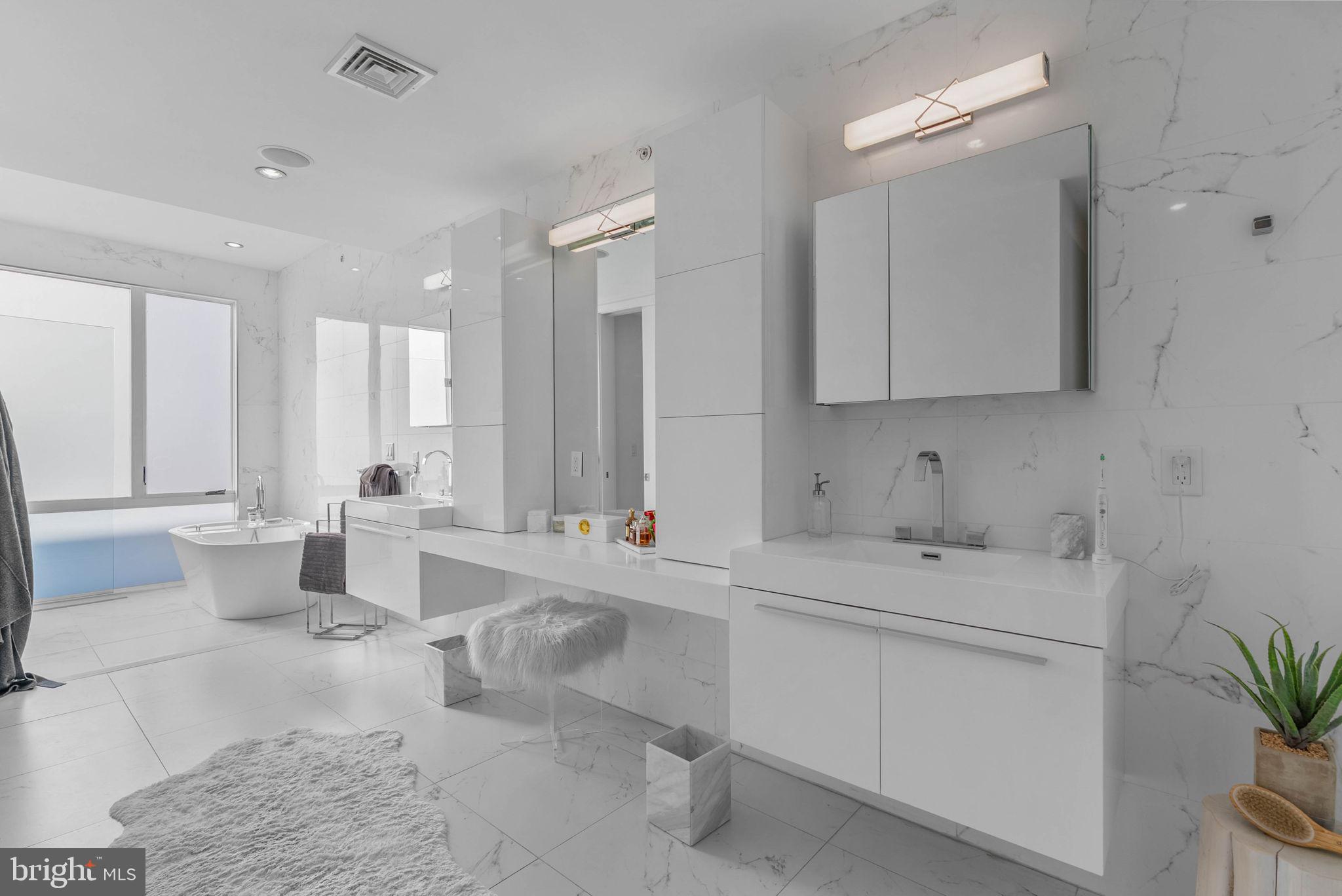 BELLA VISTA - Residential