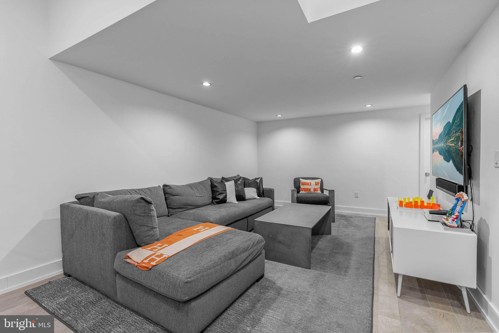 BELLA VISTA - Residential