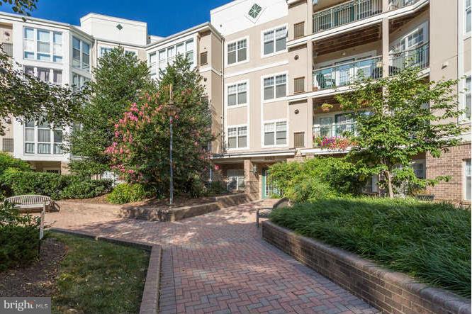 SAVOY PARK CONDOMINIUMS - Residential