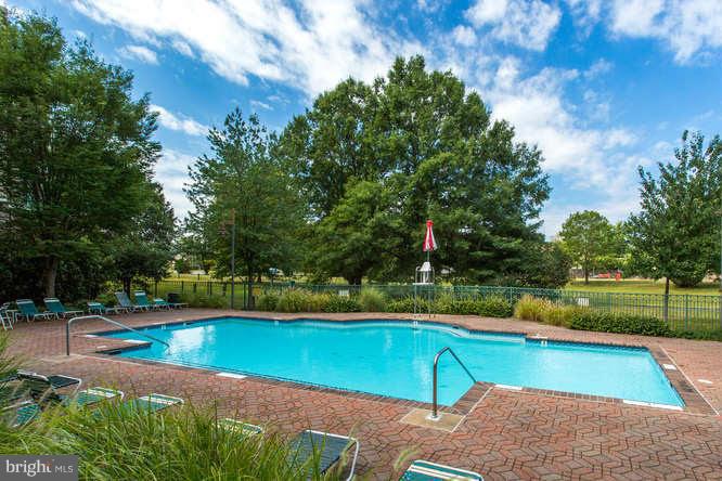 SAVOY PARK CONDOMINIUMS - Residential