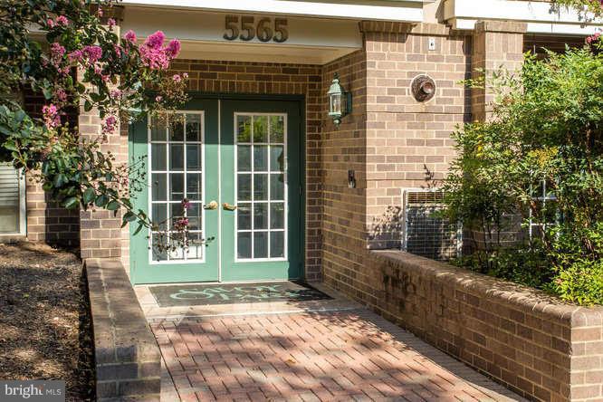 SAVOY PARK CONDOMINIUMS - Residential