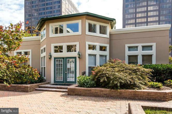 SAVOY PARK CONDOMINIUMS - Residential