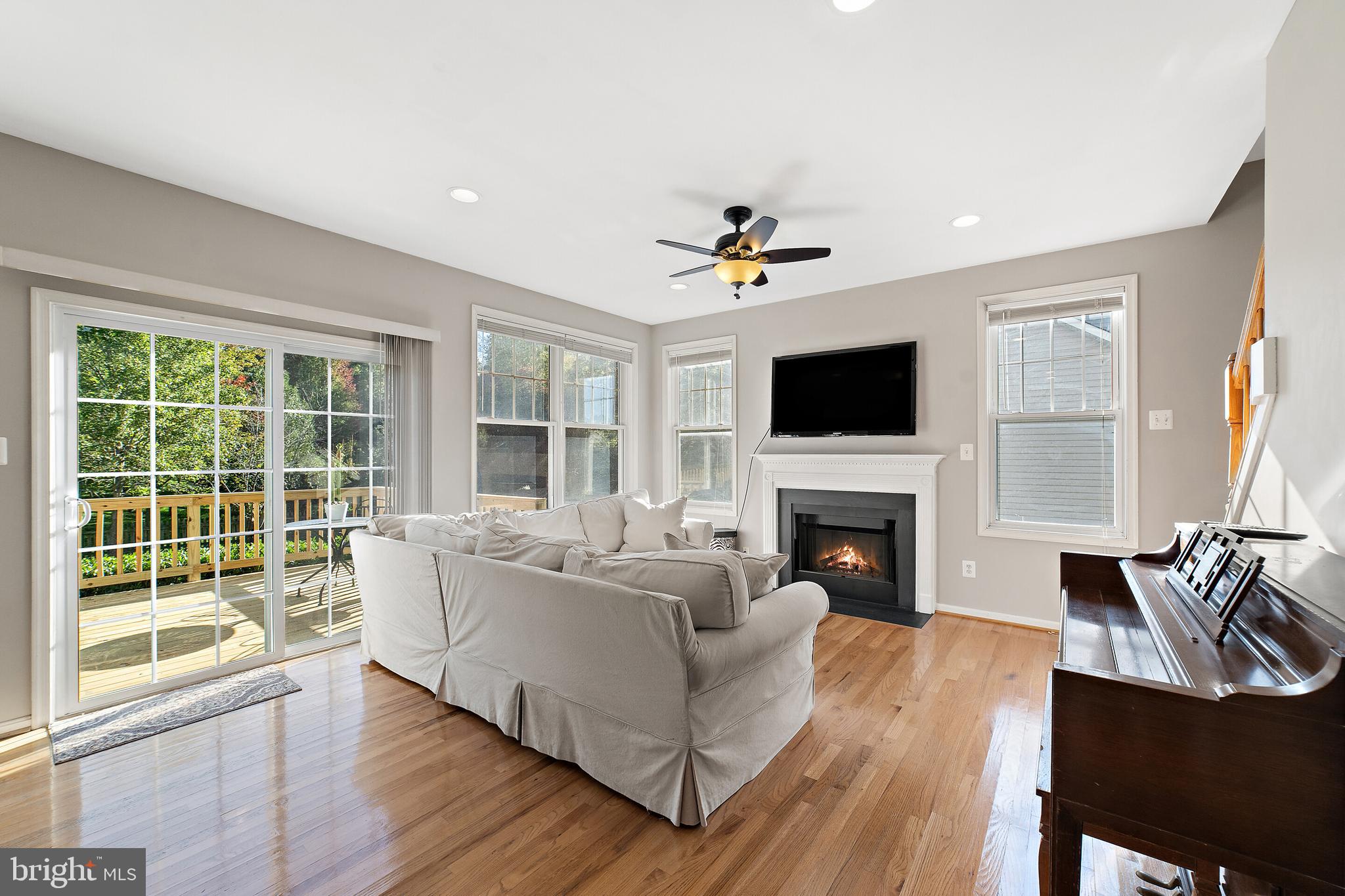 MOUNTAIN SHADE - Residential