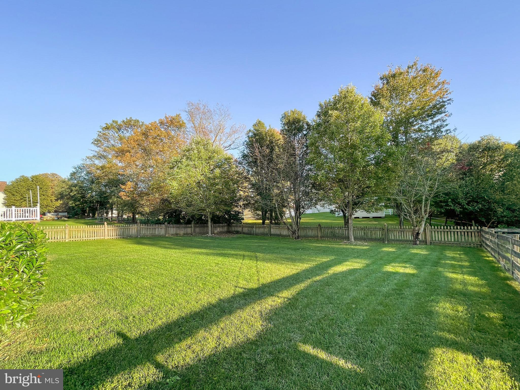 MOUNTAIN SHADE - Residential