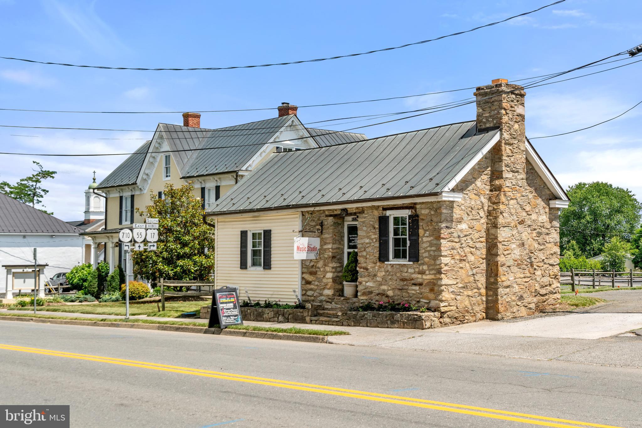 MOUNTAIN SHADE - Residential