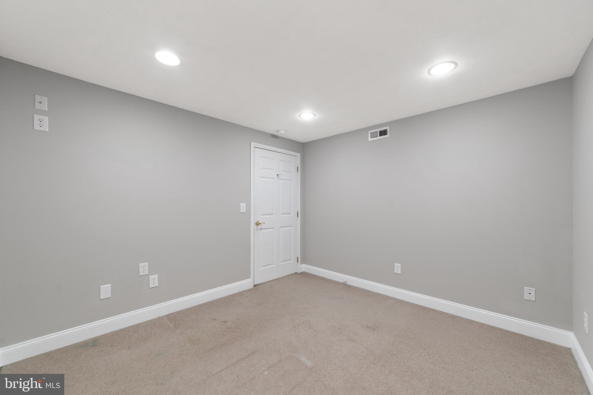 MOUNTAIN SHADE - Residential