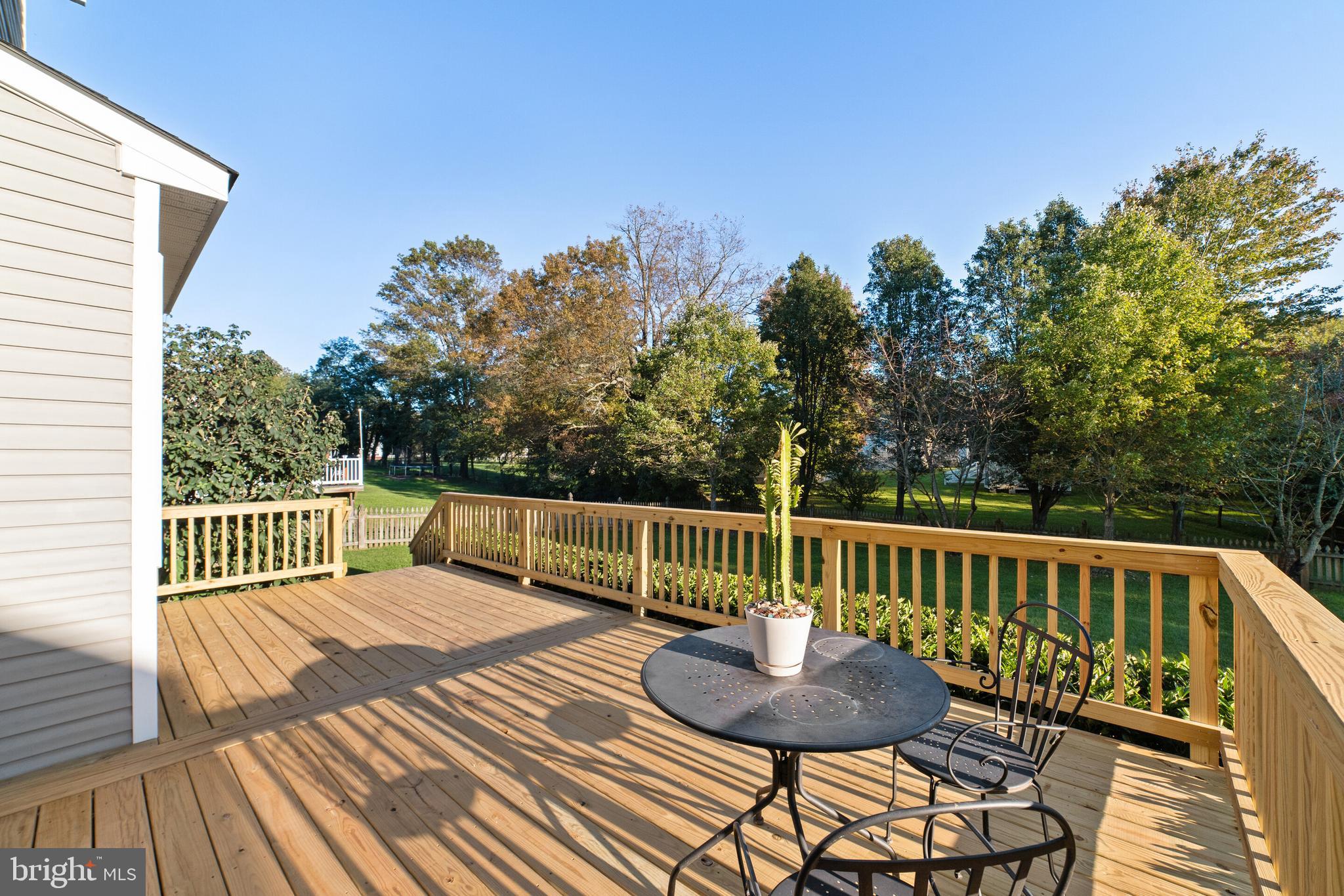 MOUNTAIN SHADE - Residential