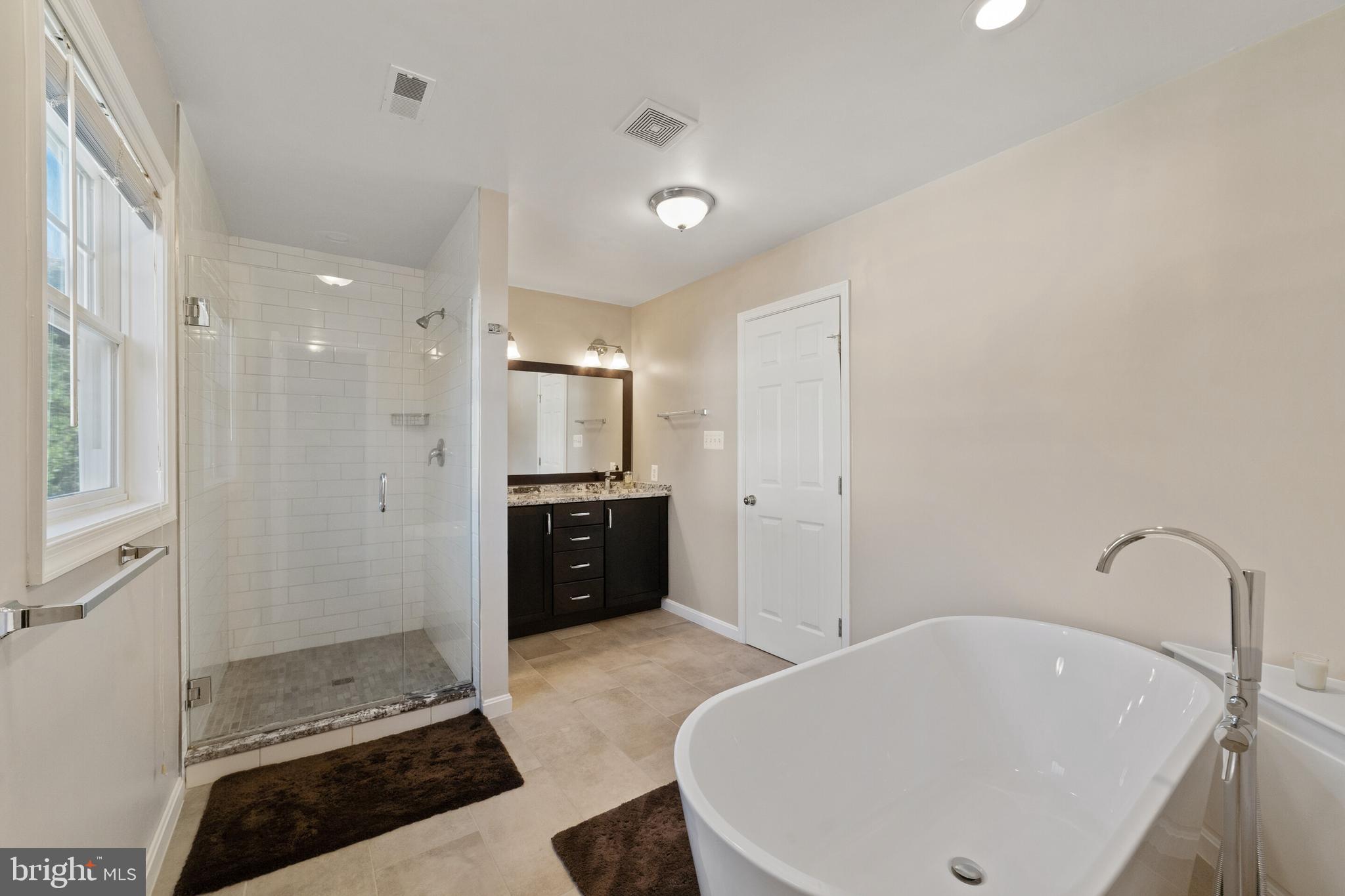 MOUNTAIN SHADE - Residential