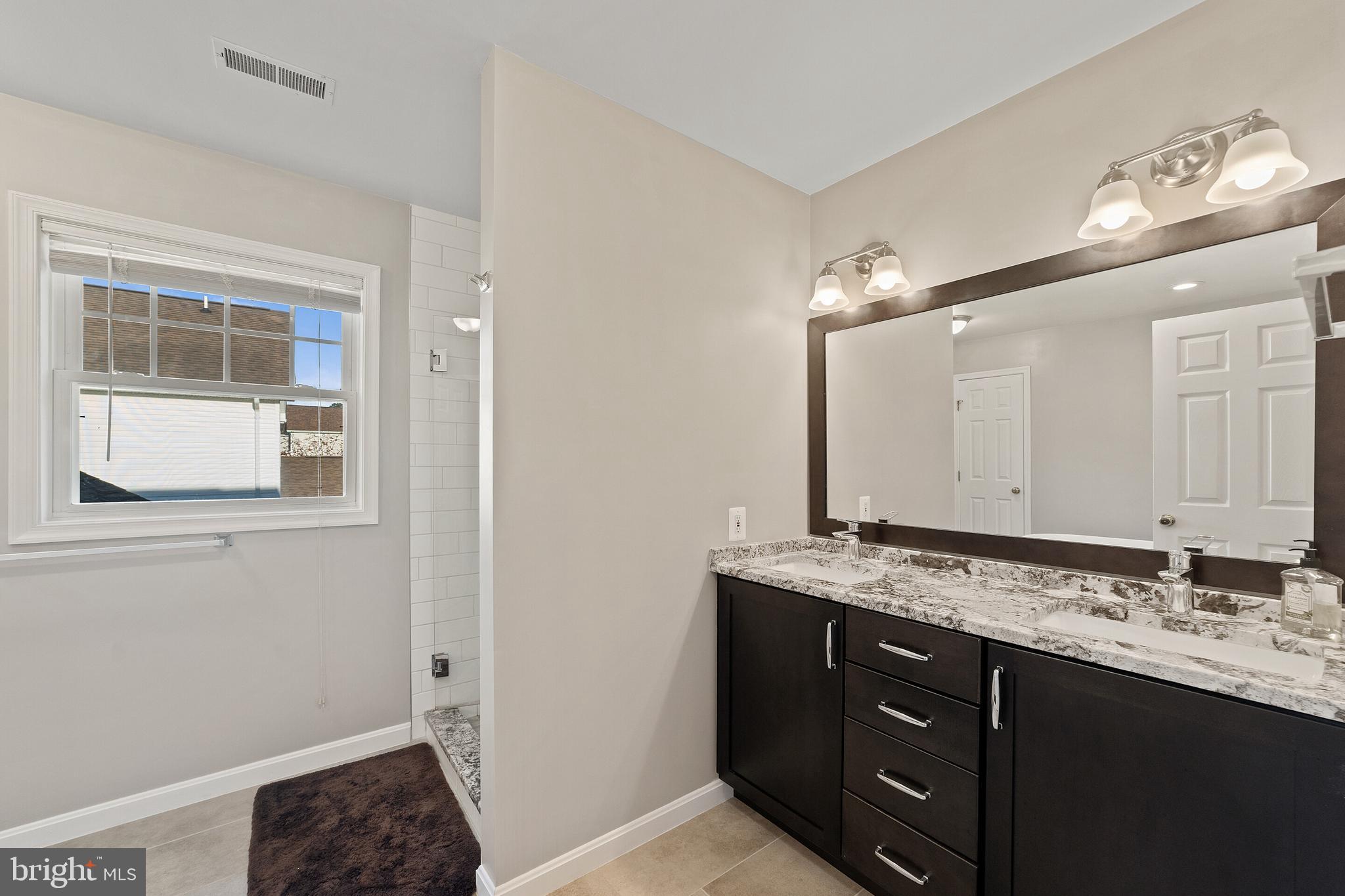 MOUNTAIN SHADE - Residential