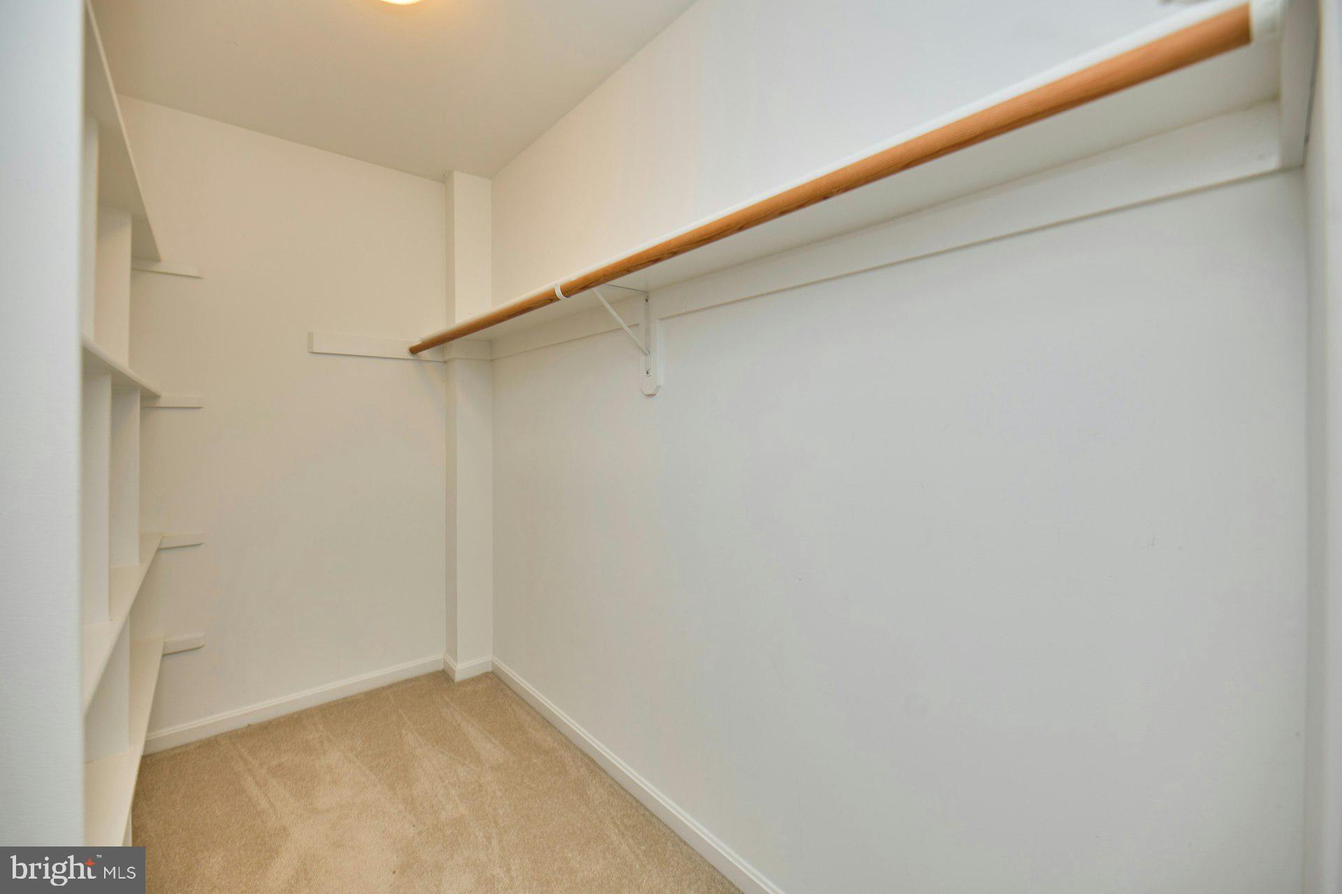 LORCOM GROVE - Residential