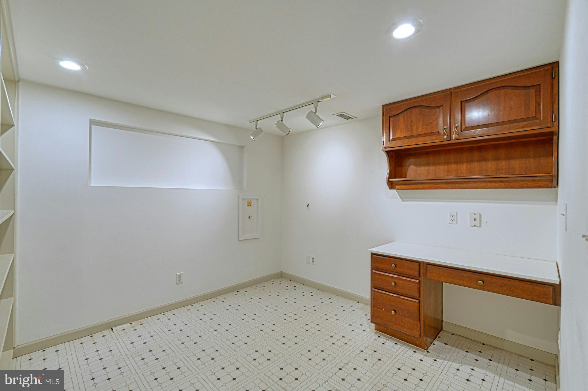 LORCOM GROVE - Residential