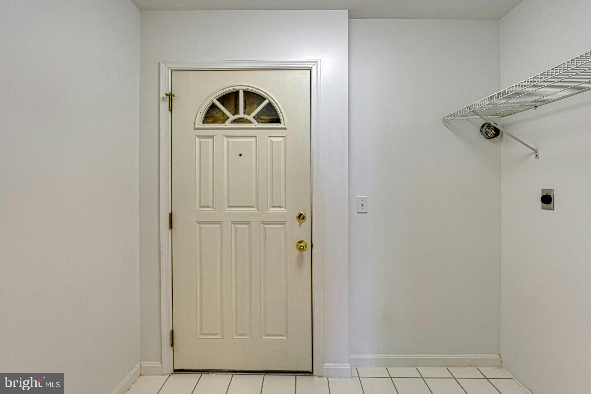 LORCOM GROVE - Residential