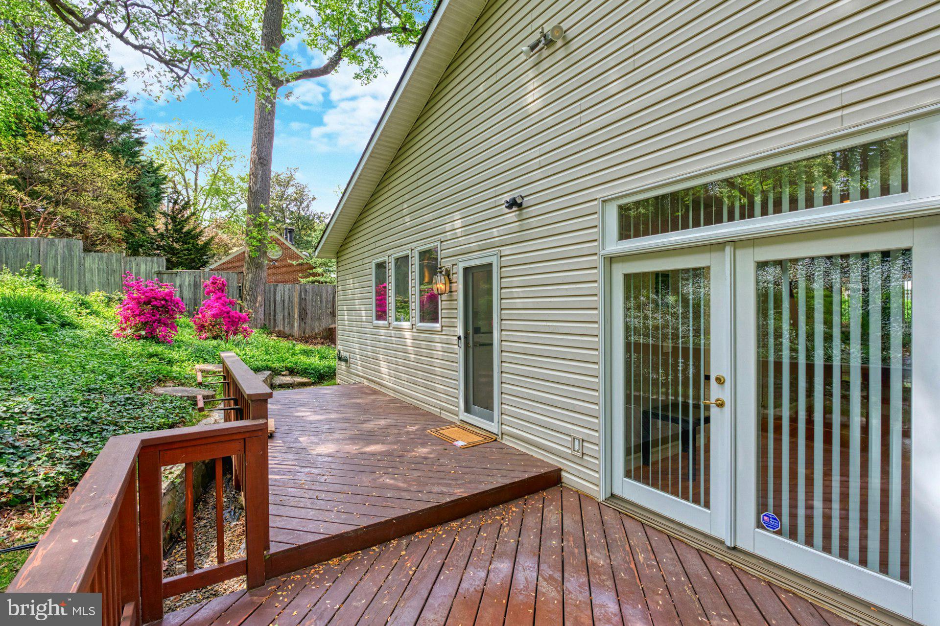 LORCOM GROVE - Residential