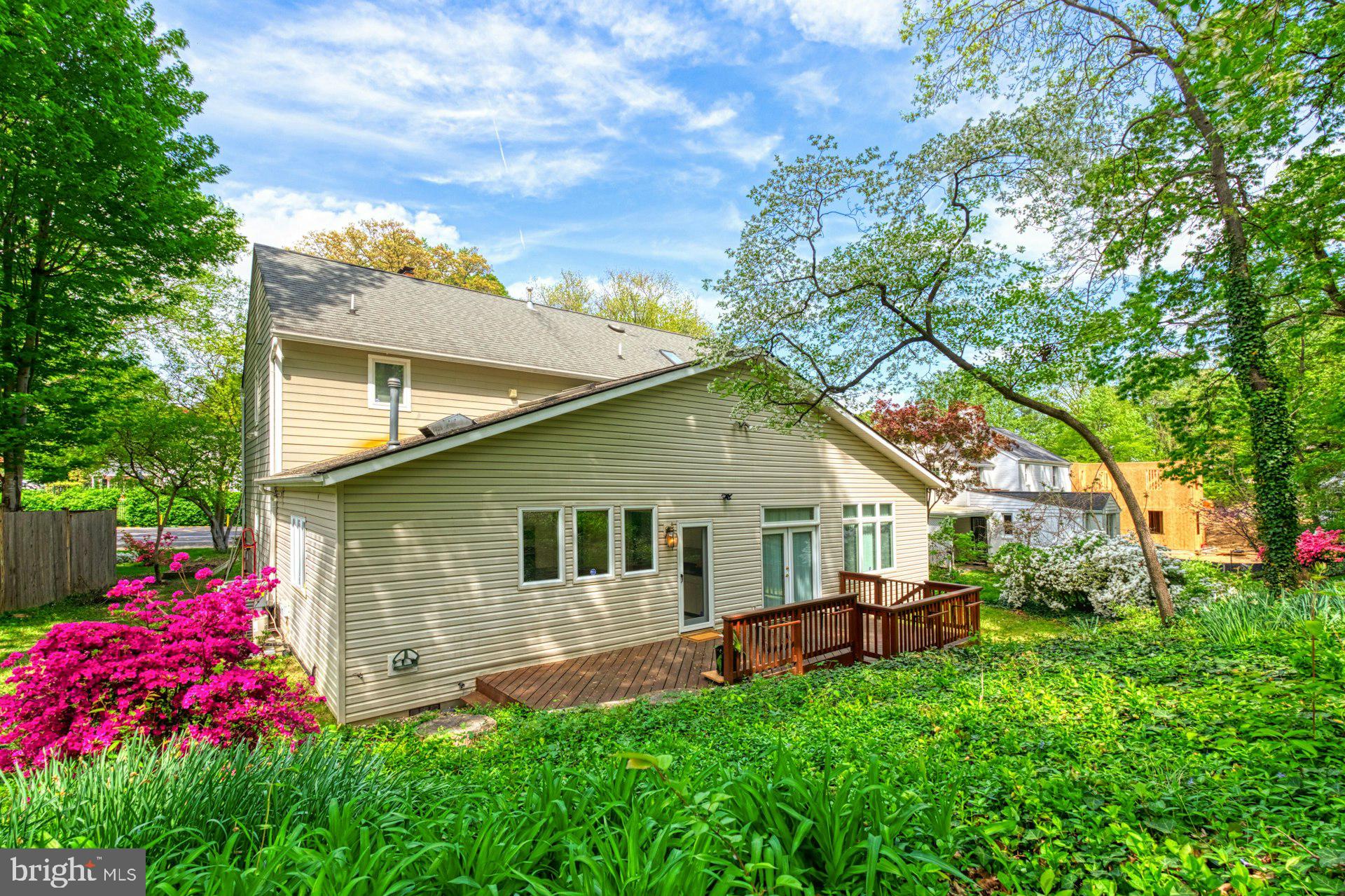 LORCOM GROVE - Residential