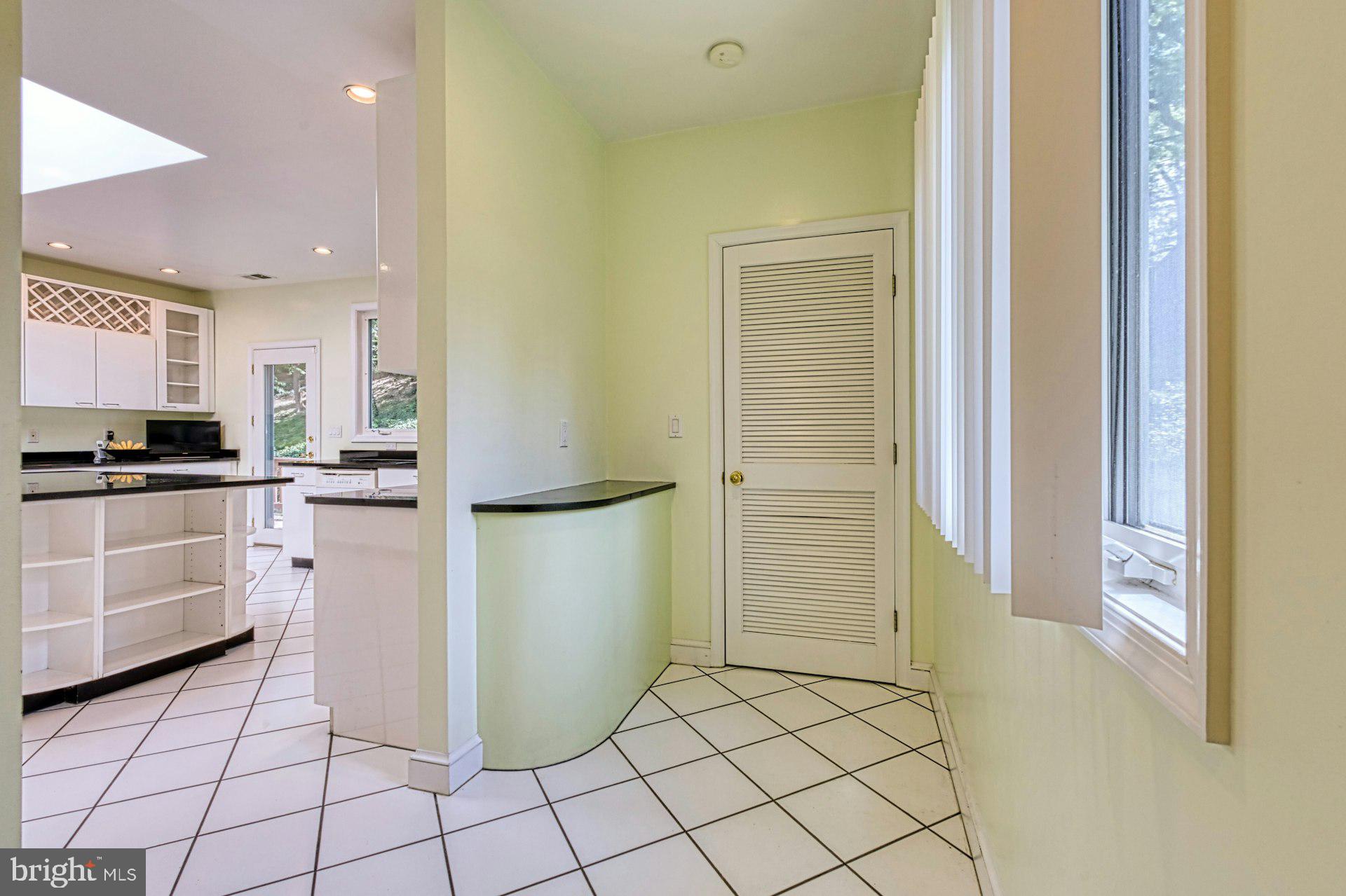 LORCOM GROVE - Residential