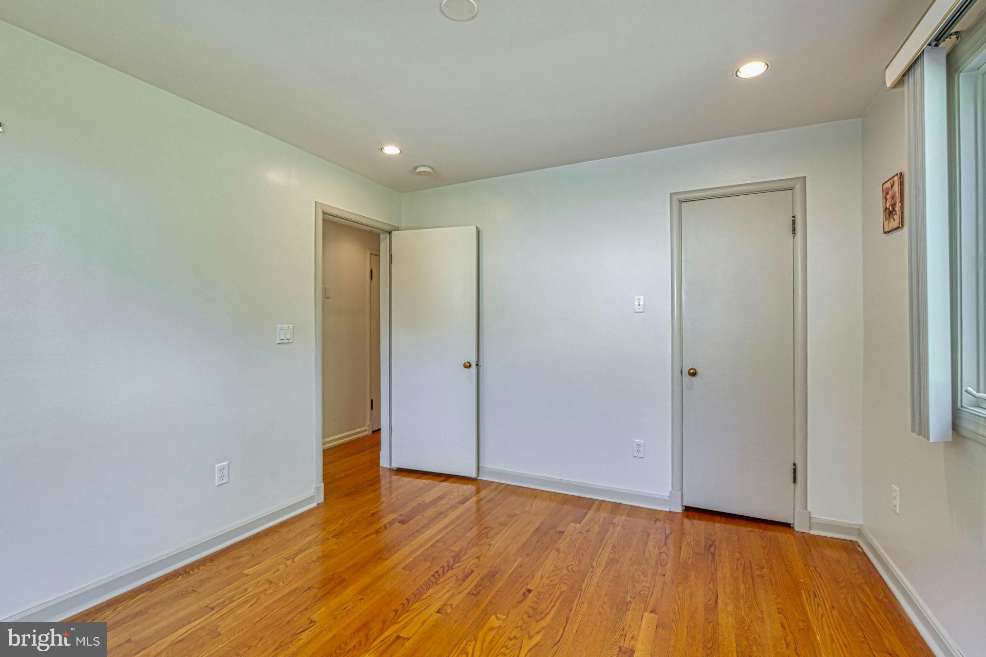 LORCOM GROVE - Residential