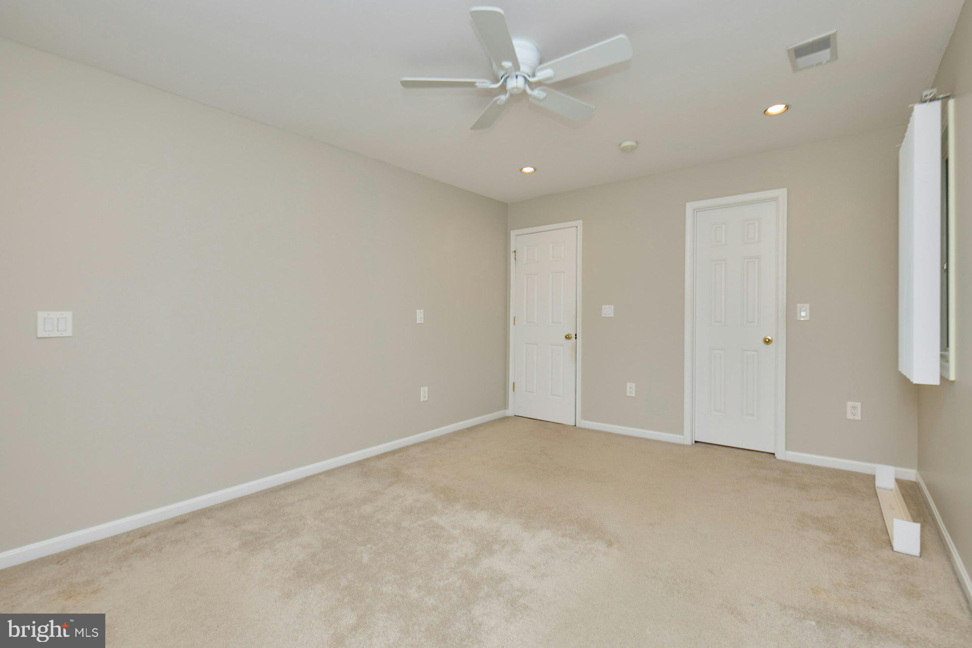 LORCOM GROVE - Residential